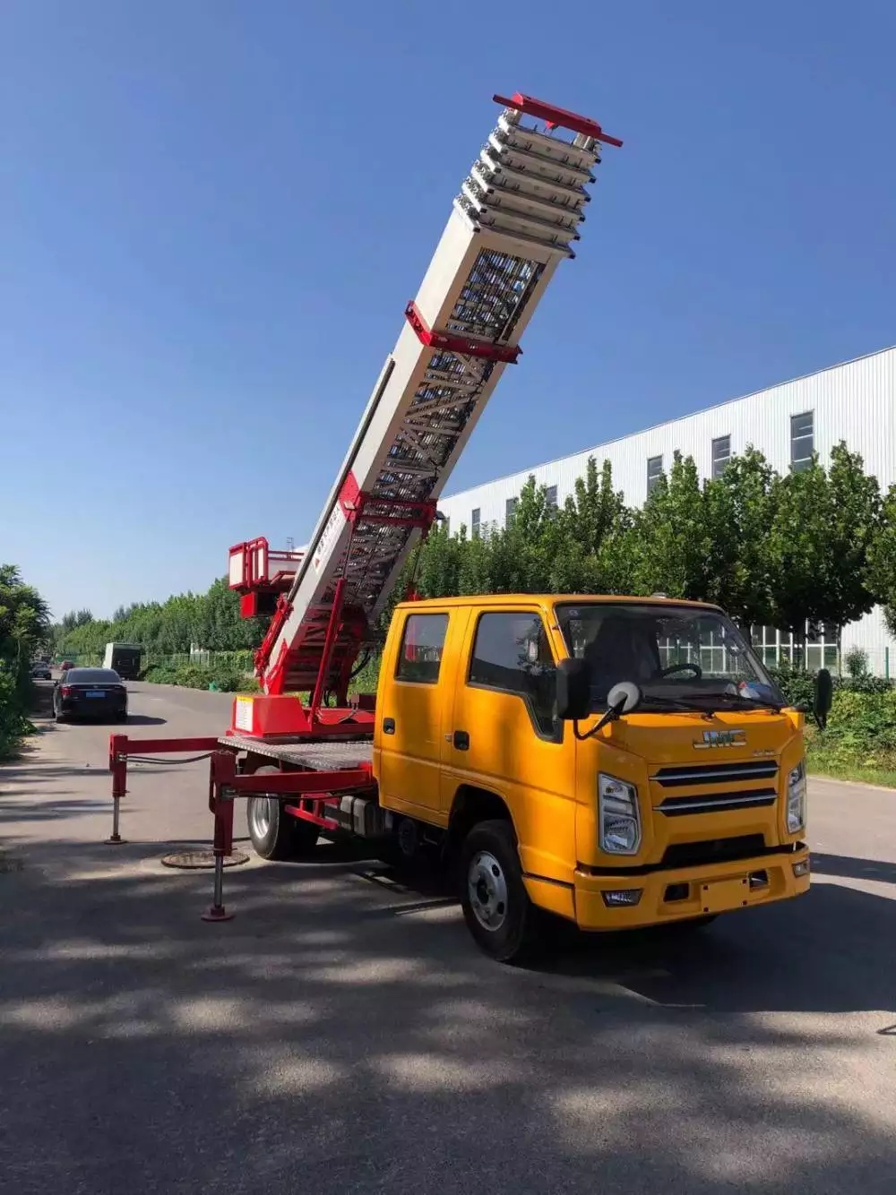 浮梁县附近的云梯车出租服务：轻松解决高空作业需求
